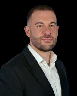 Speaker Roberto Vaquero